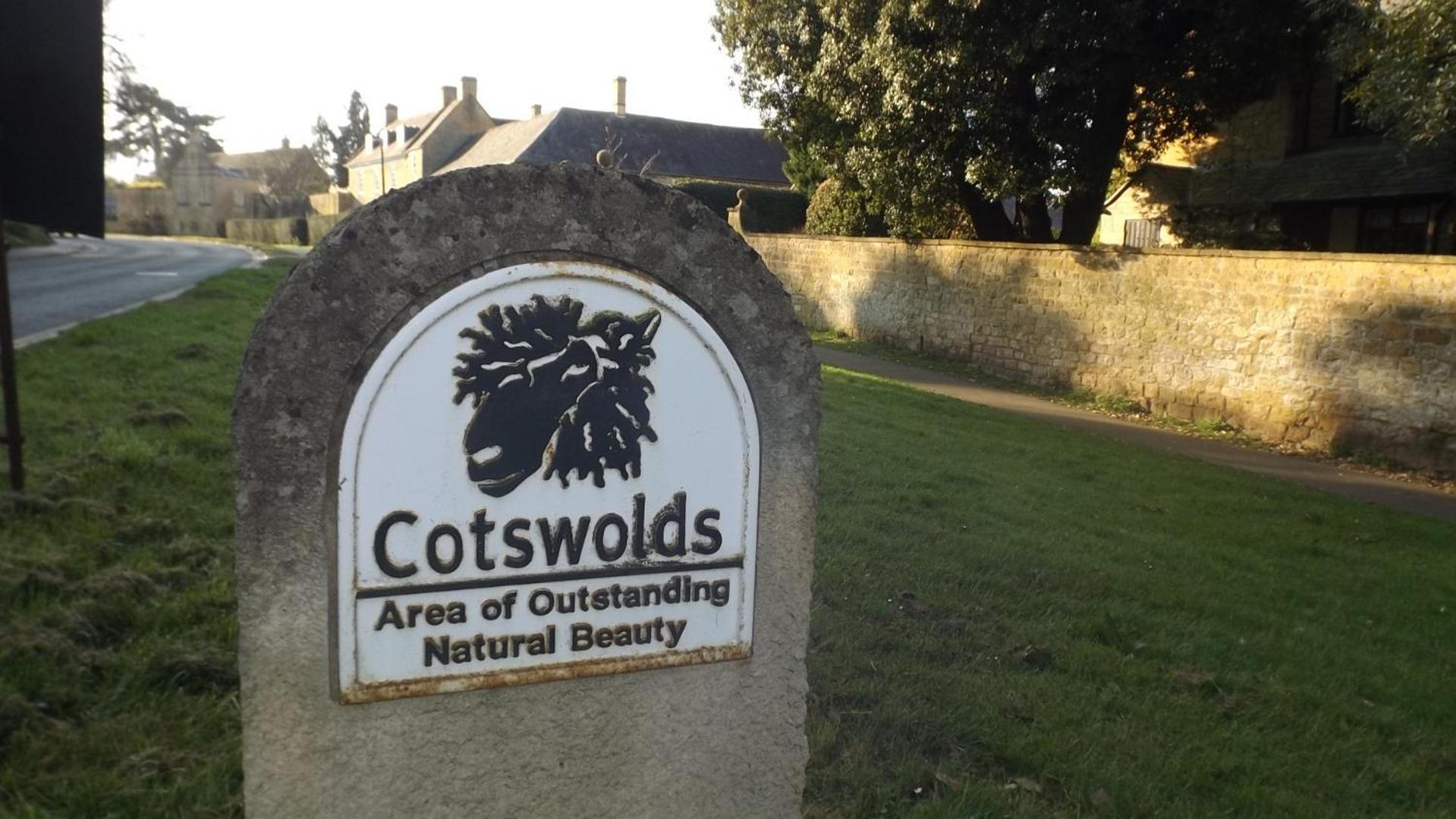 Your Home From Home On The Edge Of The Cotswolds 이브샘 외부 사진